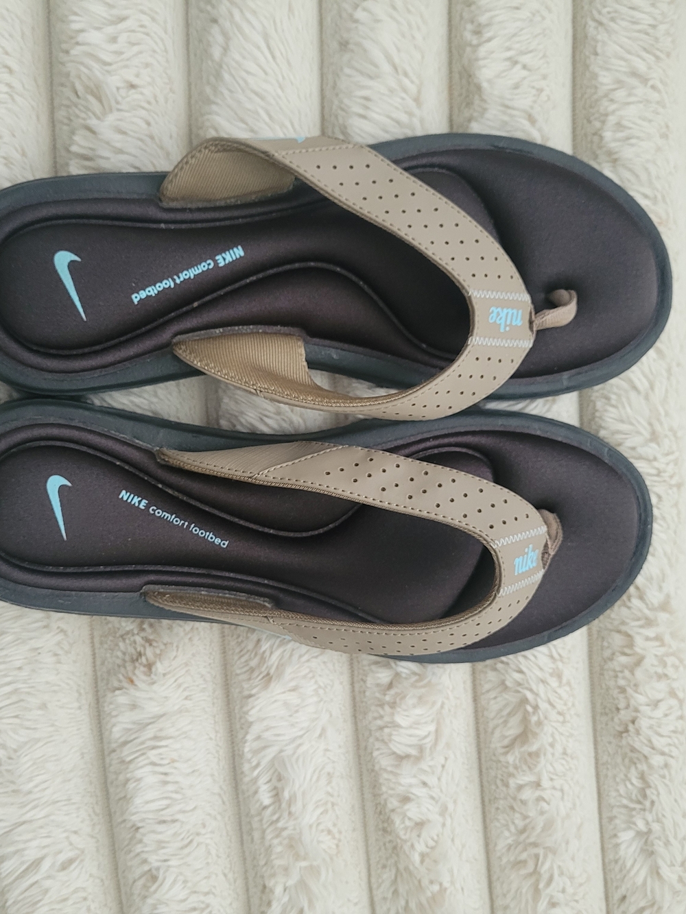 Nike Womens Comfort Footbed Sandal Size 10 Tan & Teal Thong Slide Flip Flop Shoe